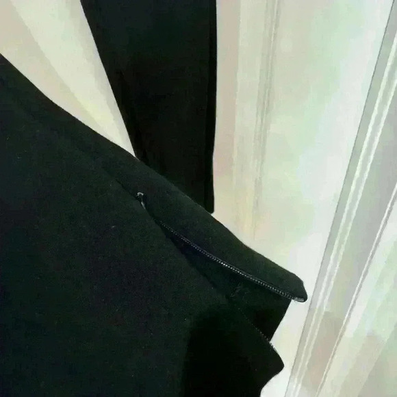 Woman’s Black Jean/Leggings/Jeggings Very Stretchy Stylish Business Professional - Picture 2 of 4